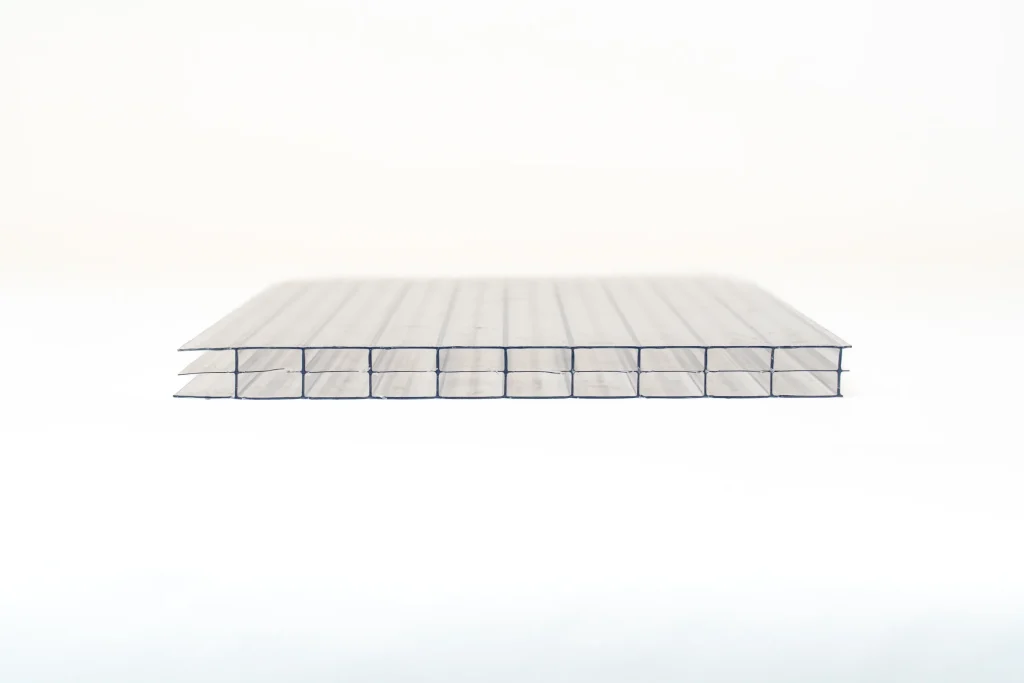 Cross-section of a clear Triple Wall polycarbonate sheet
