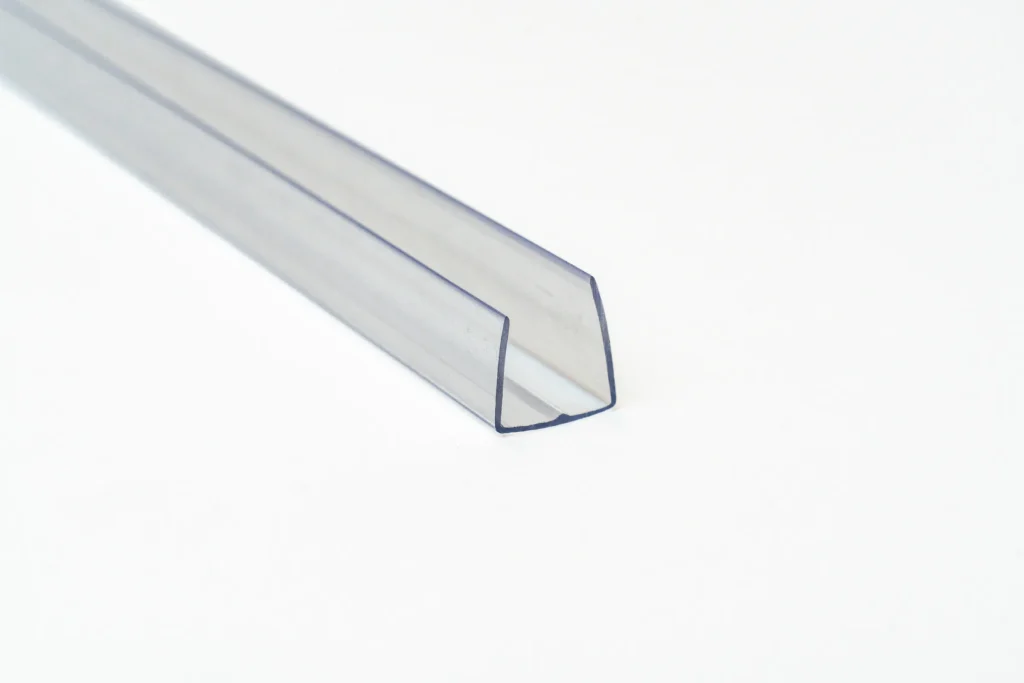 Clear U-shaped polycarbonate profile